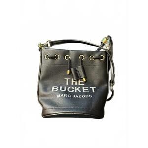 Marc Jacobs The Bucket Bag - Stylish Black Leather